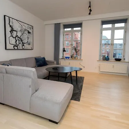 Modern Luxury Penthouse Apartmanhotel