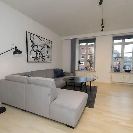 Modern Luxury Penthouse Apartmanhotel