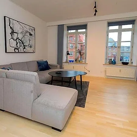 아파트호텔 Modern Luxury Penthouse 손더보그