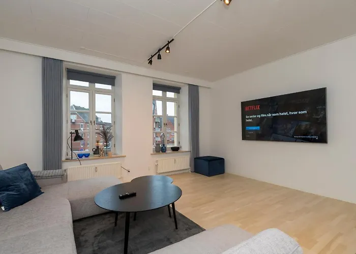 Modern Luxury Penthouse Apartahotel 4*